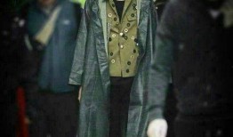 娱乐吃瓜酱雨衣男,娱乐吃瓜酱的神秘面纱